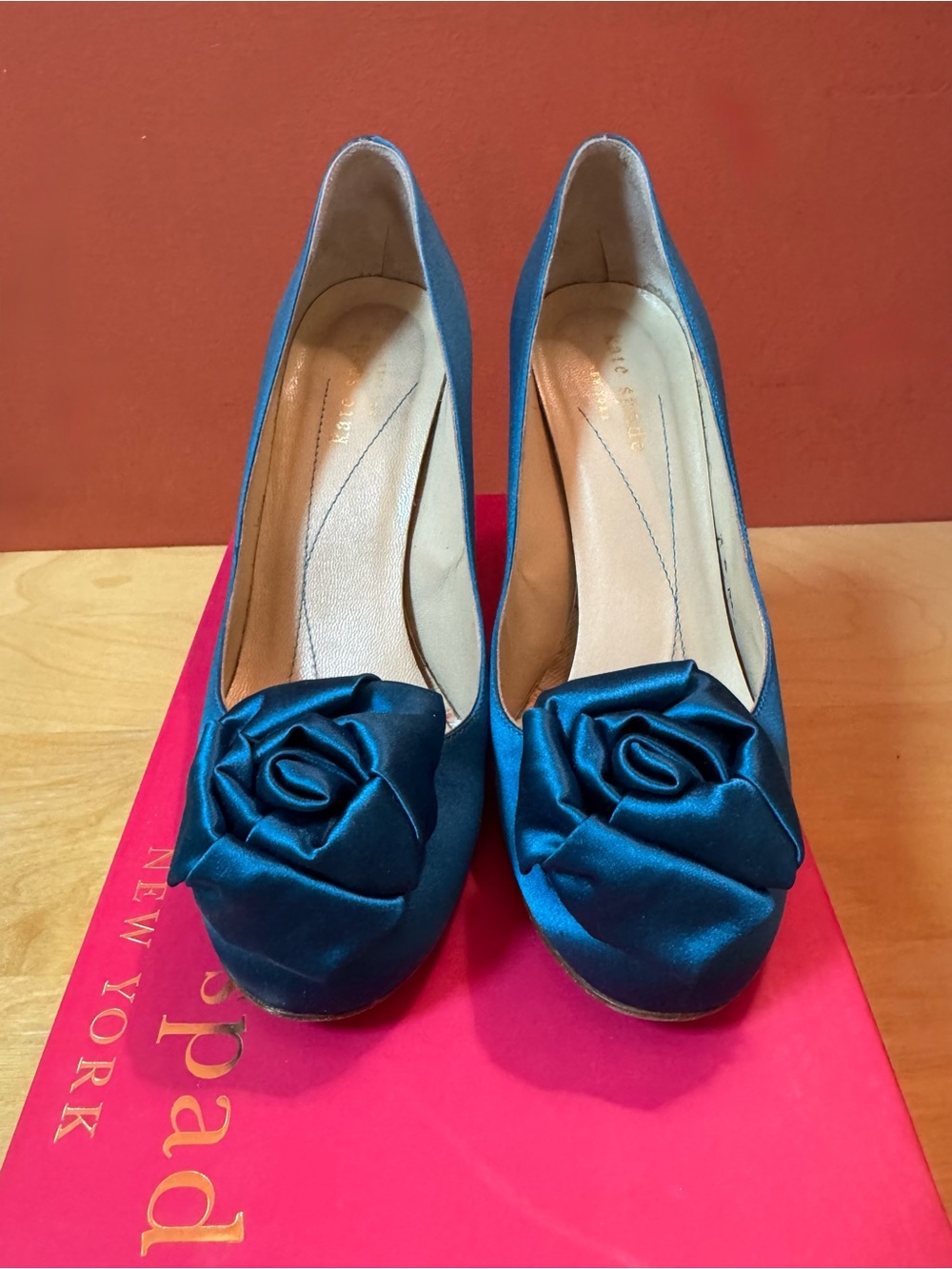 PRE-LOVED Kate Spade Kamille Satin Heels
Made in Italy